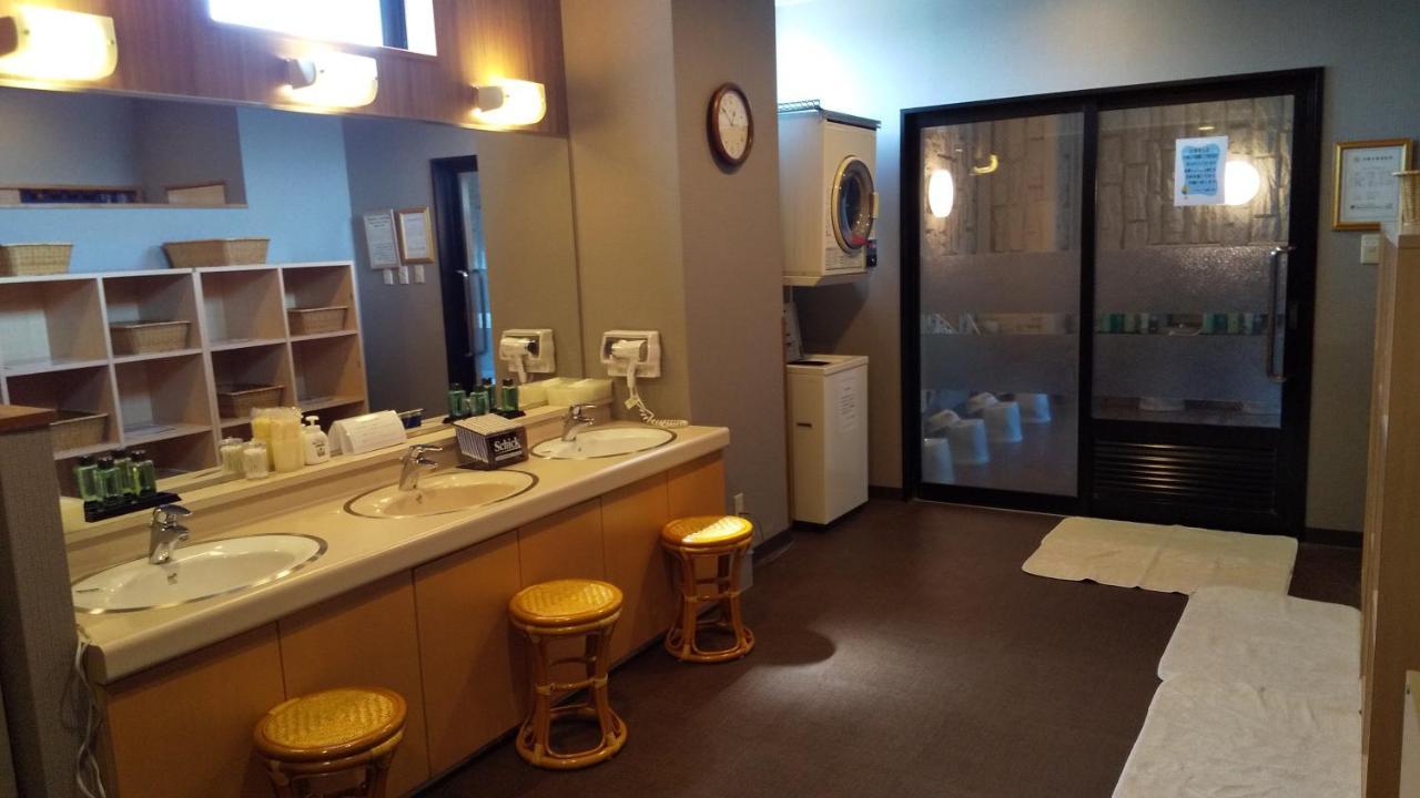 Hotel Route-Inn Yonezawa Ekihigashi מראה חיצוני תמונה