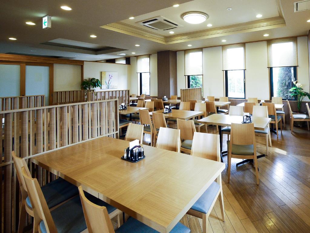 Hotel Route-Inn Yonezawa Ekihigashi מראה חיצוני תמונה