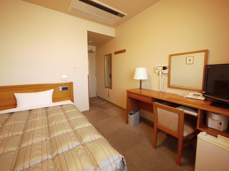 Hotel Route-Inn Yonezawa Ekihigashi מראה חיצוני תמונה